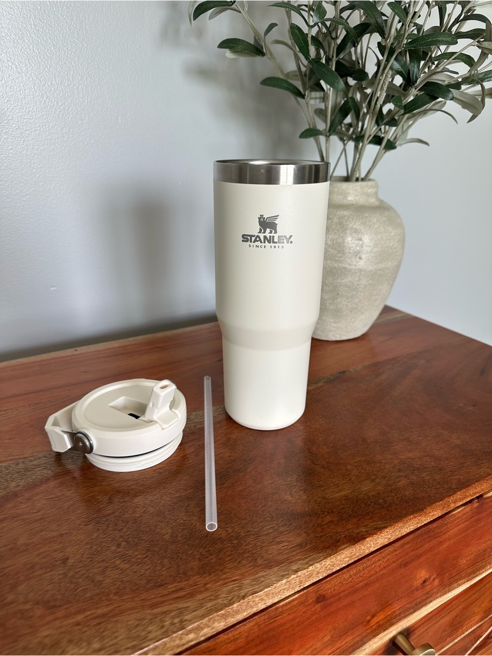 Stanley Cream 30oz Travel Tumbler with Straw - Picture 4 of 5